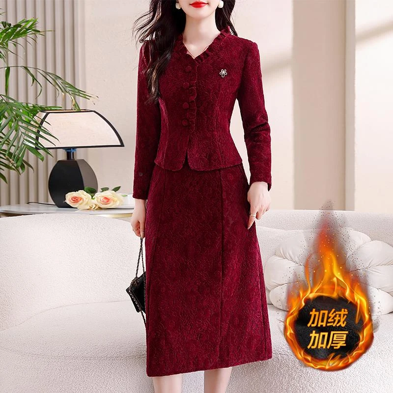 樱鲜冬季加绒加厚连衣裙女士新款秋冬款洋气时髦妈妈冬天配大衣的