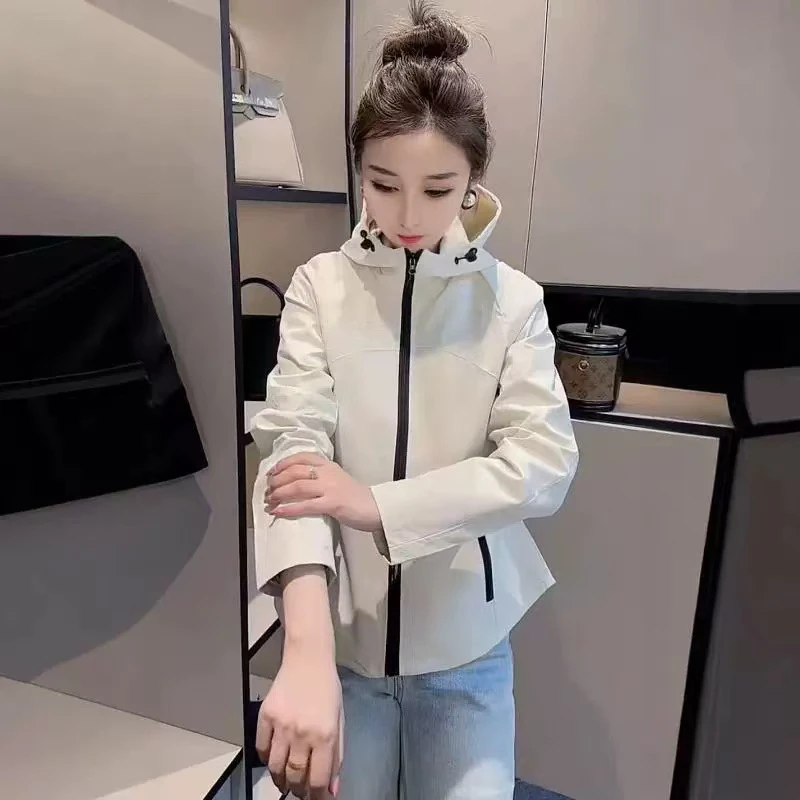 休闲净版修身冲锋衣