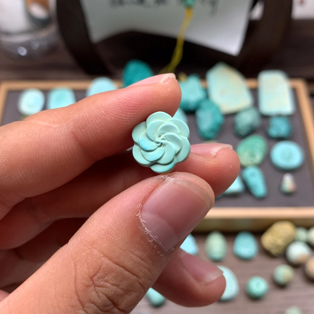 绿松石未镶嵌雕刻