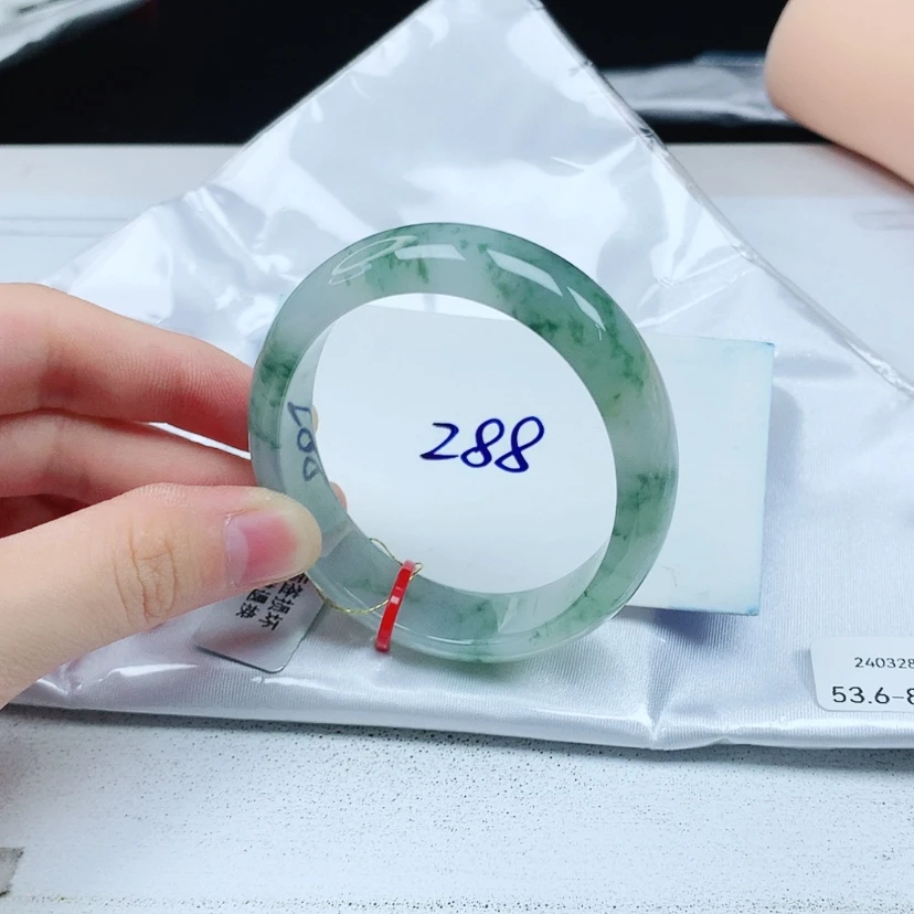 【闪购商品】翡翠手镯（贵妃镯）未镶嵌缅甸天然a货手镯53+