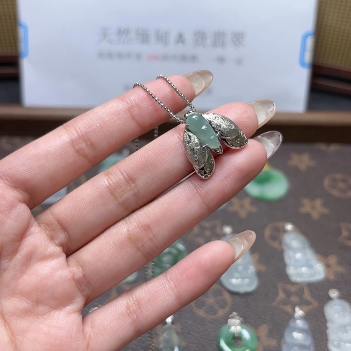 翡翠合金颈饰111111111