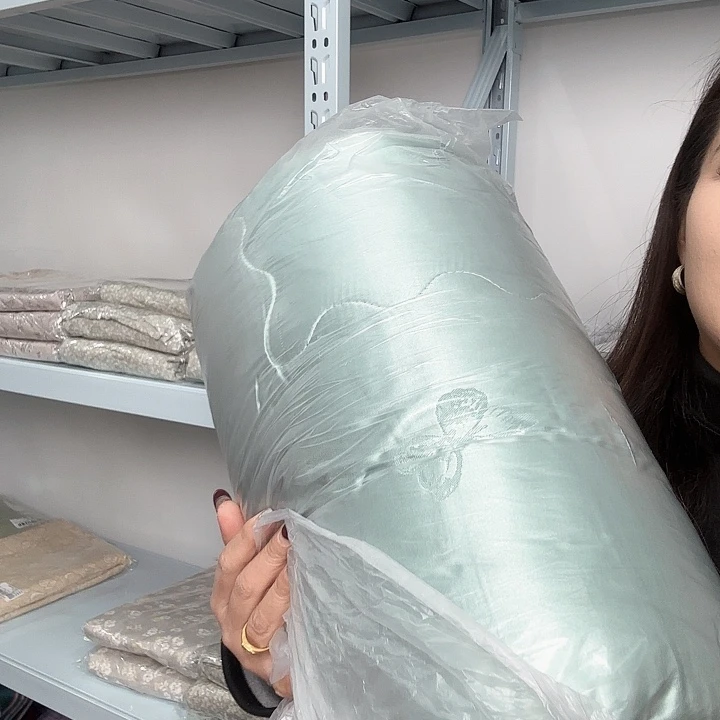 棉棉福利款蚕丝被