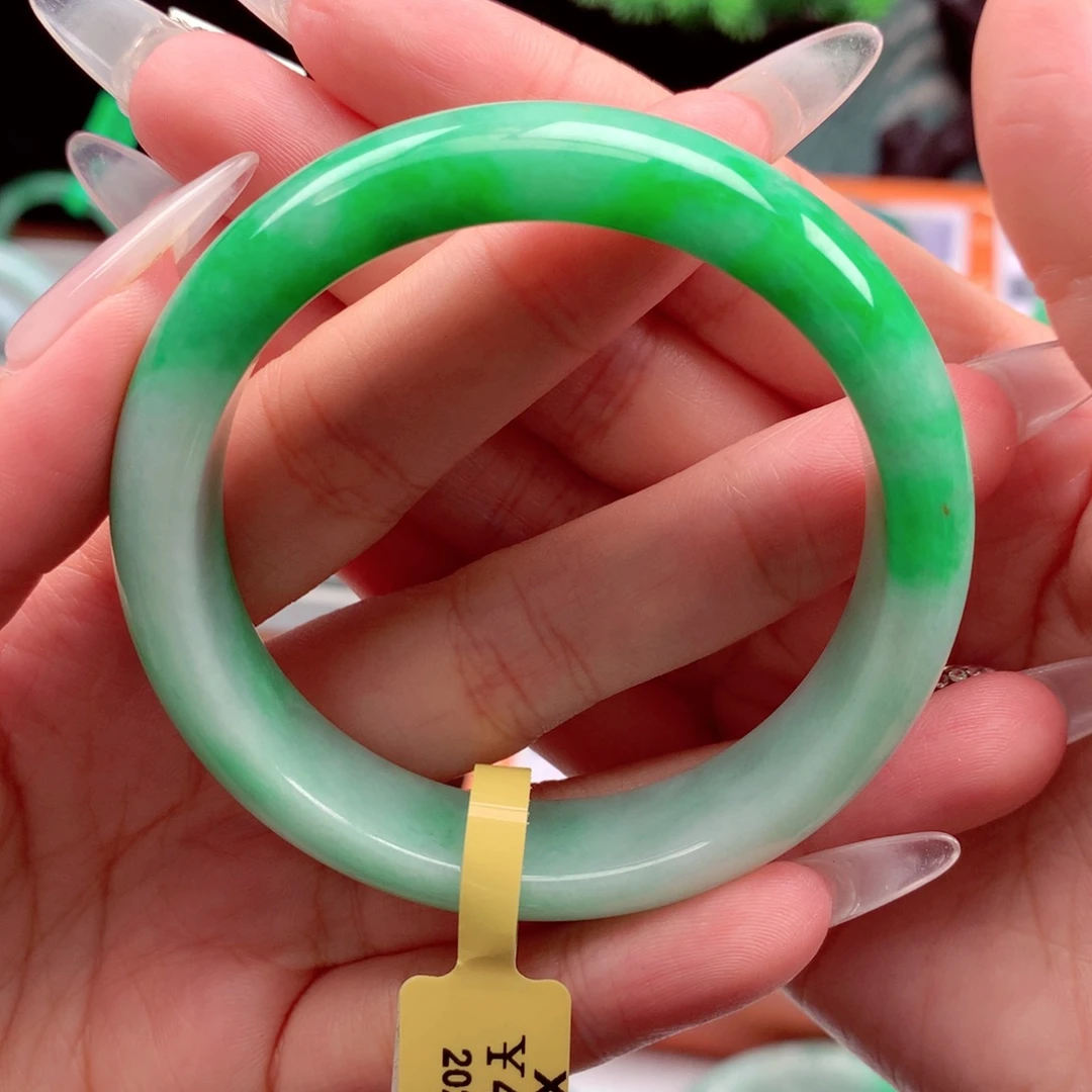 翡翠未镶嵌手镯翡翠