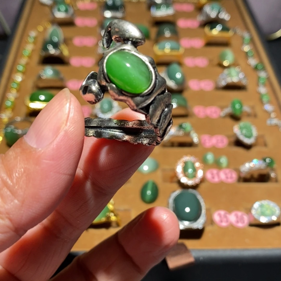 和田玉未镶嵌戒指