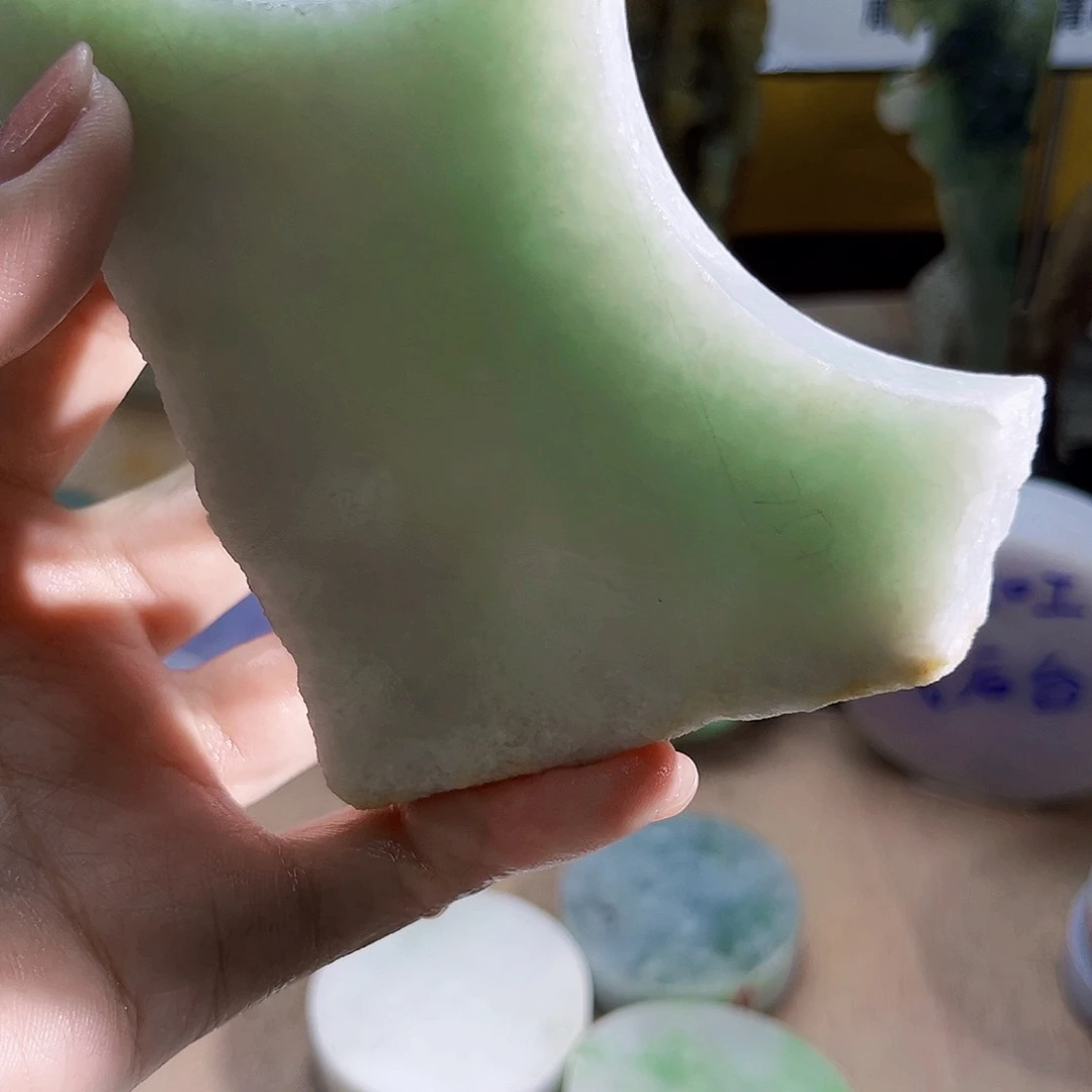 翡翠未镶嵌颈饰980……