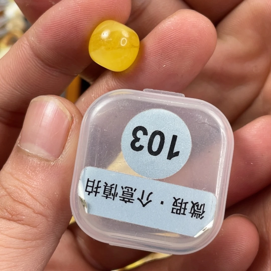 琥珀未镶嵌珠宝奇石