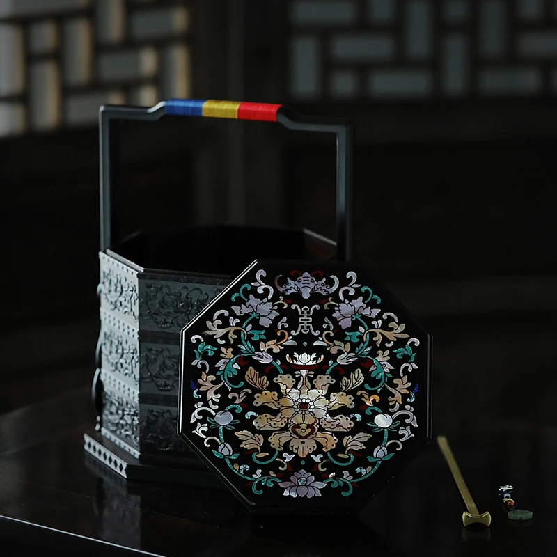 紫光檀18.3*18.3*24.2cm嵌镙钿人间喜乐提盒