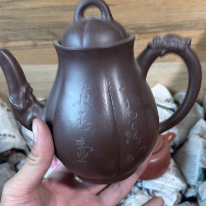 茶壶紫砂老厂紫砂壶一件。