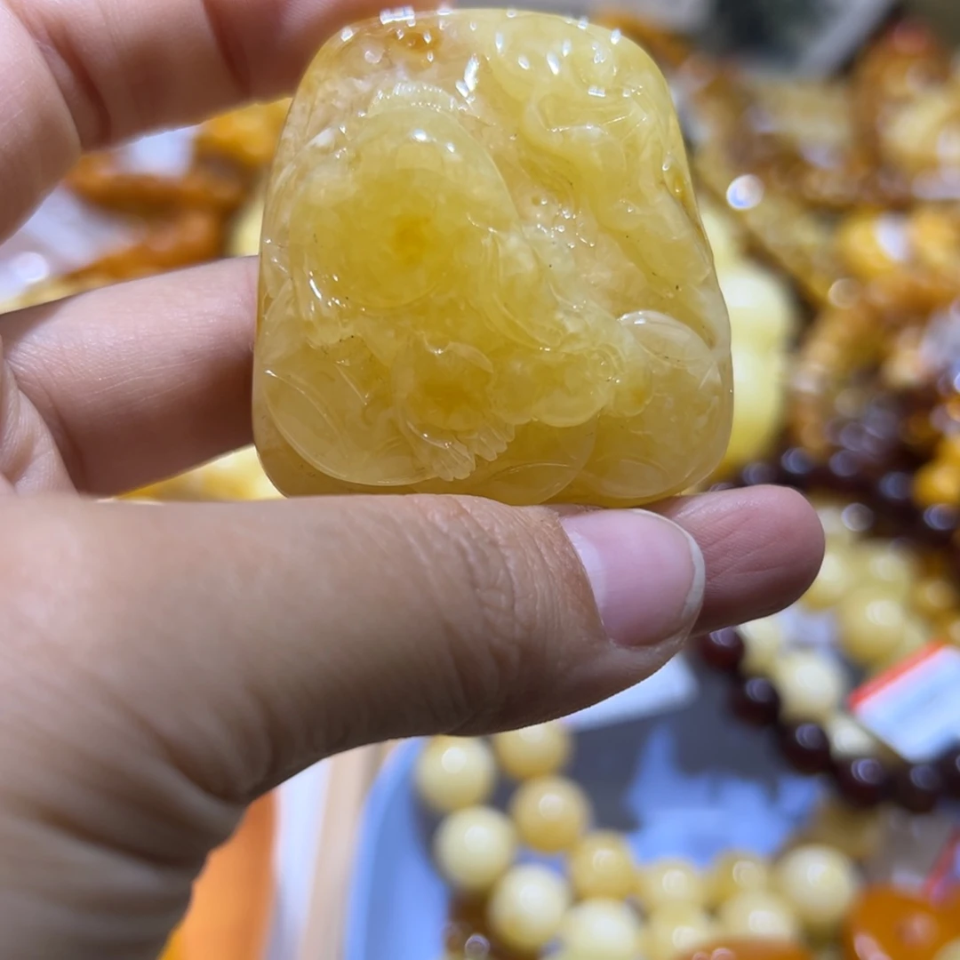 琥珀珠宝奇石未镶嵌