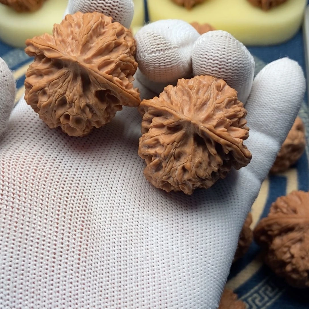 文玩核桃吊坠苹果