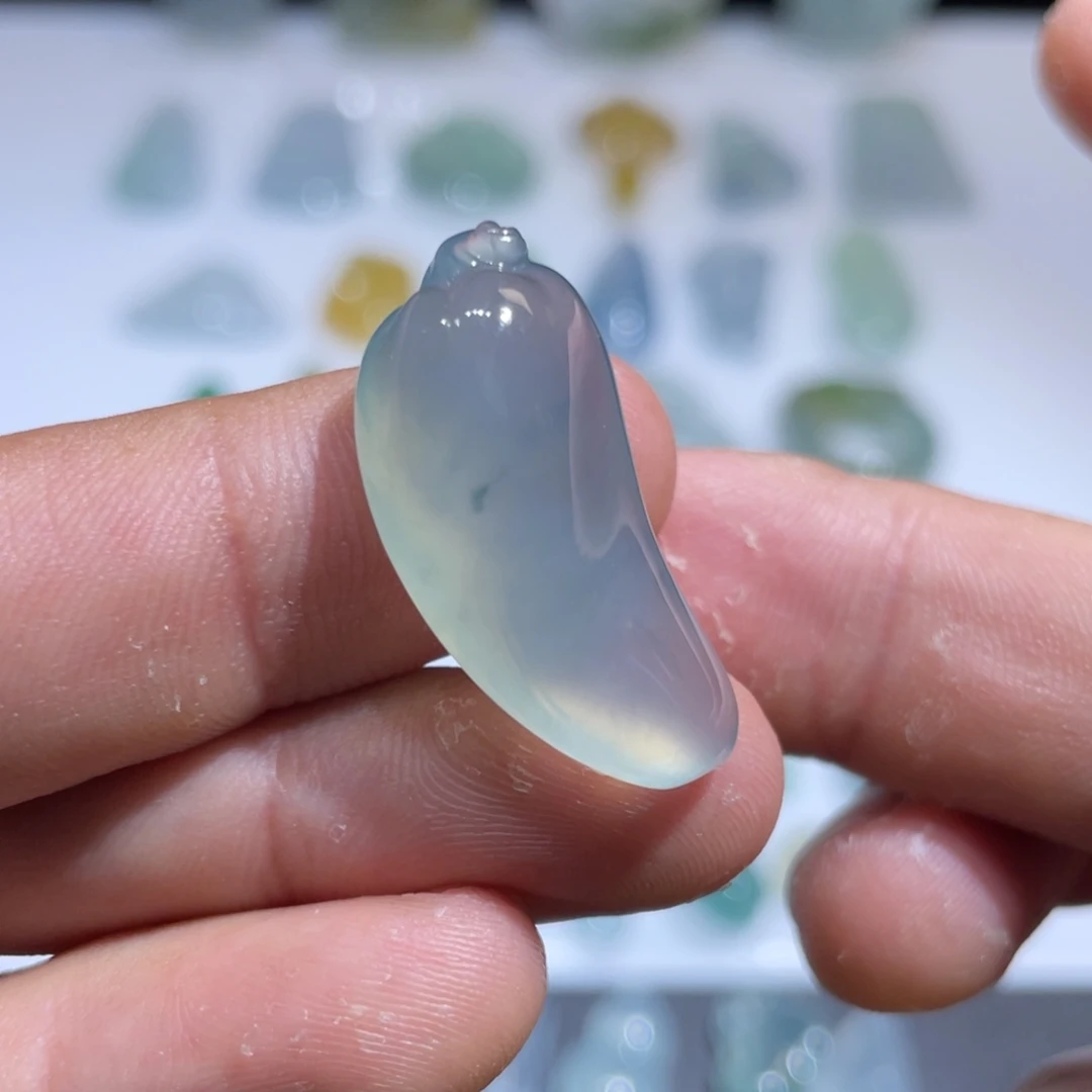 颈饰未镶嵌翡翠随形辣椒