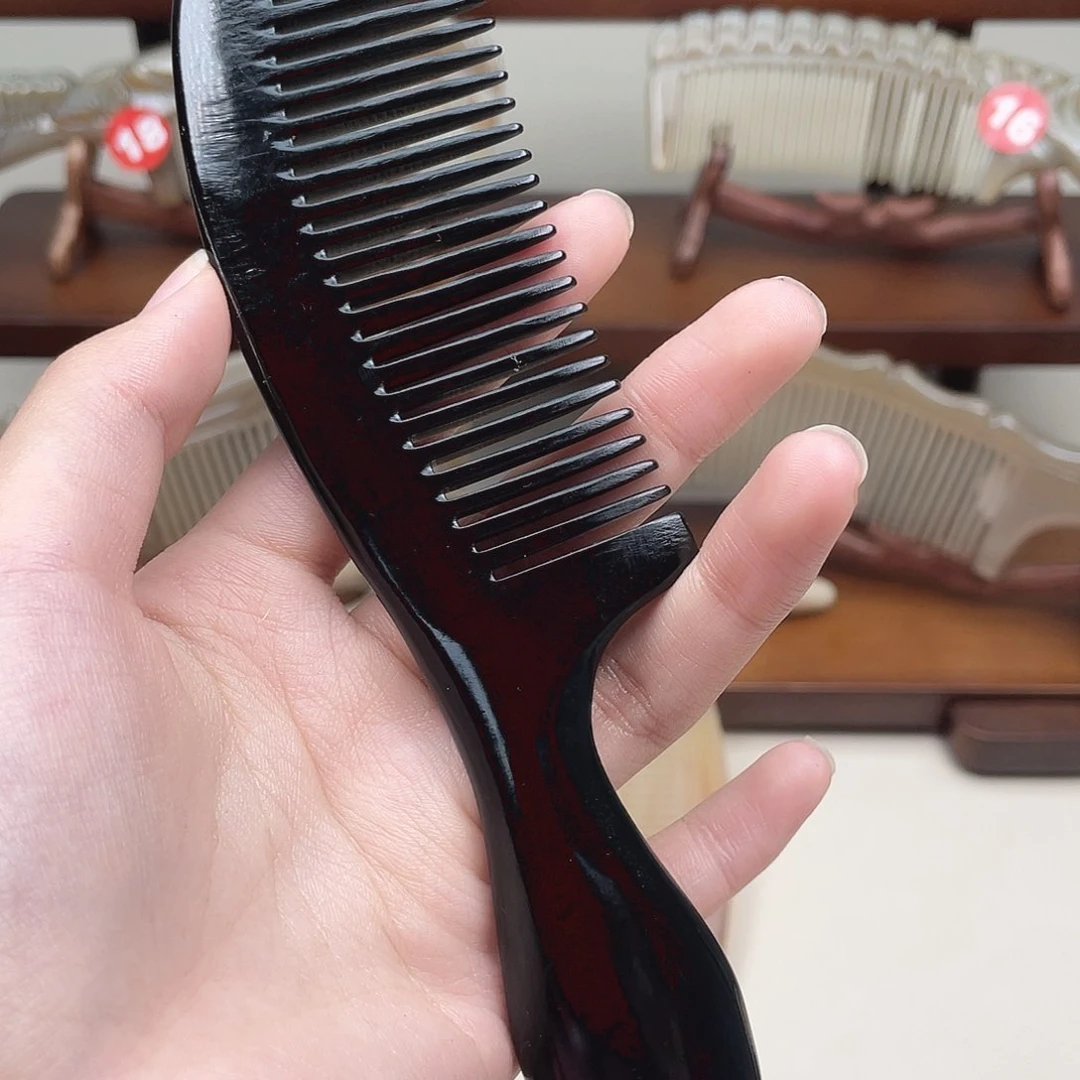 纯手工制作的牛角梳