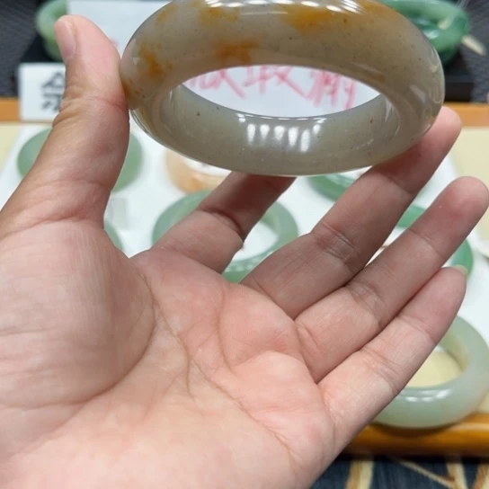 石英质玉手镯未镶嵌玲***妆