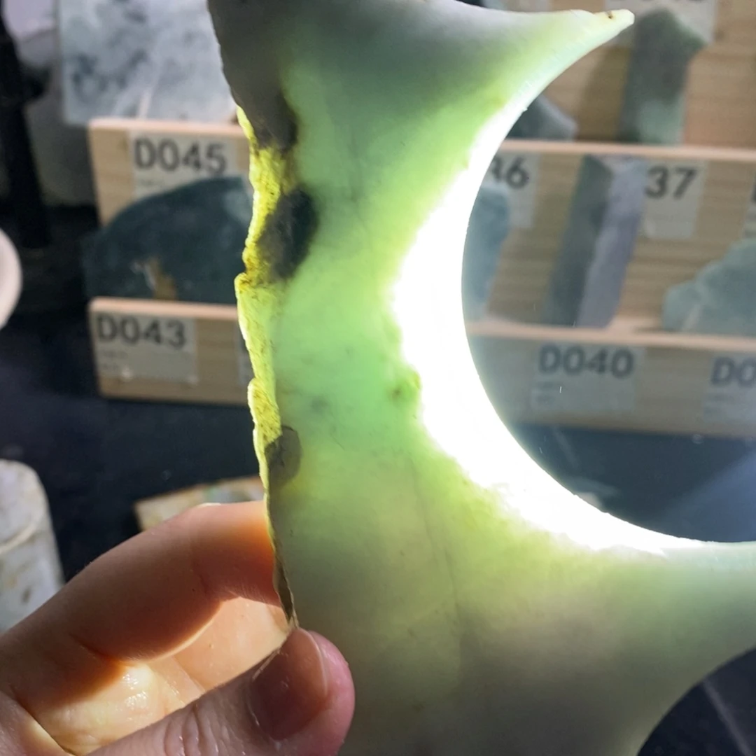 颈饰未镶嵌翡翠天然翡翠