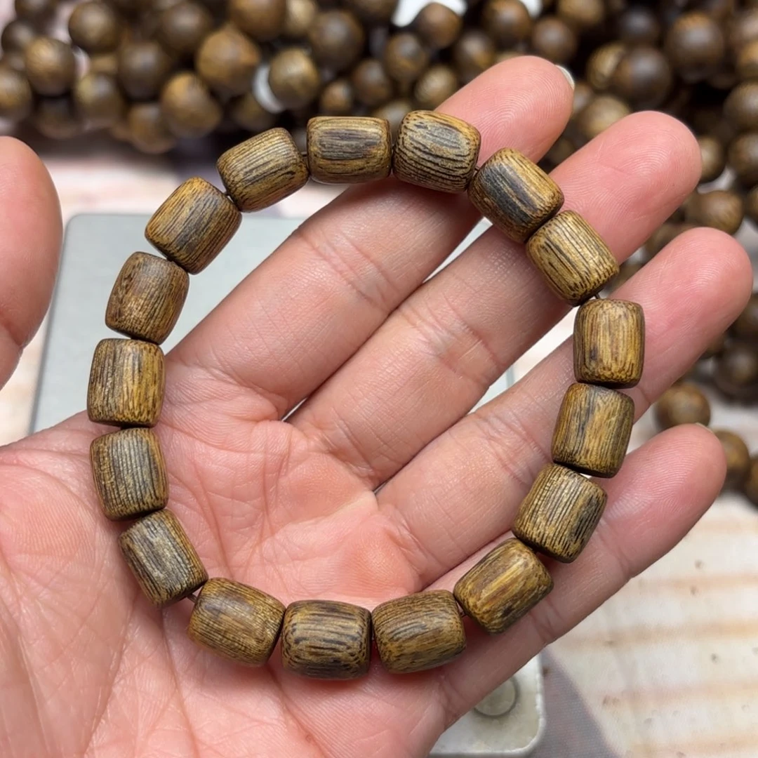 `***·沉香碎屑沉香乌身圆叶桶珠9.5克