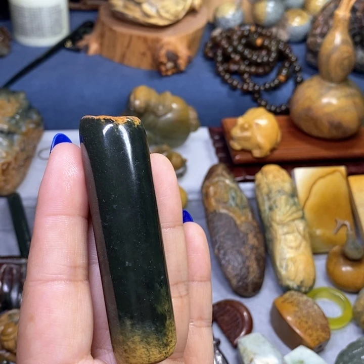 岫岩河磨玉（透闪石质玉）葫芦未镶嵌