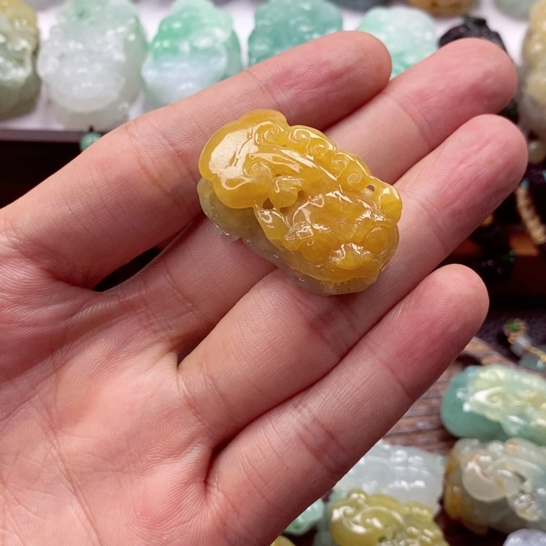 谷***店翡翠未镶嵌颈饰翡翠
