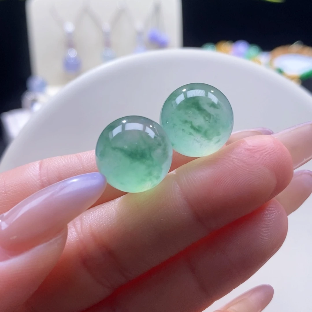 翡翠未镶嵌颈饰翡翠冰飘绿大珠多样性发其一