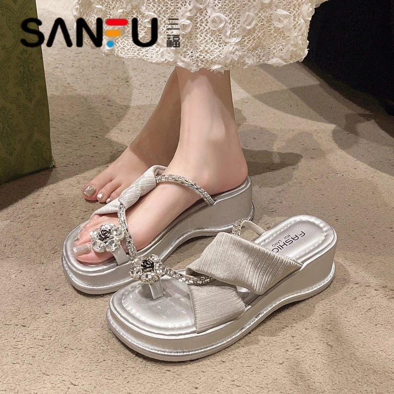 三福法式2025夏季新款时尚外穿高级感轻便凉拖松糕水钻套趾拖鞋女