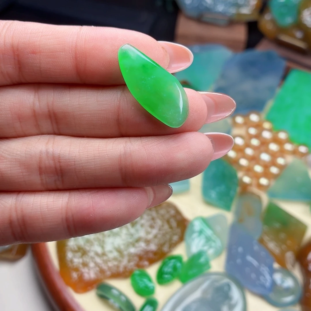 定制翡翠未镶嵌翡翠首饰