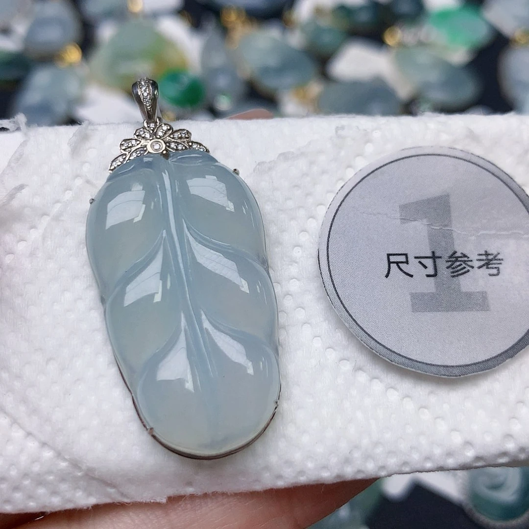 颈饰18K金镶嵌翡翠天然缅甸A货翡翠