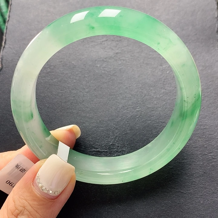 石英质玉未镶嵌手镯