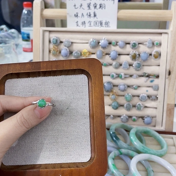 翡翠未镶嵌颈饰天然翡翠Ａ货