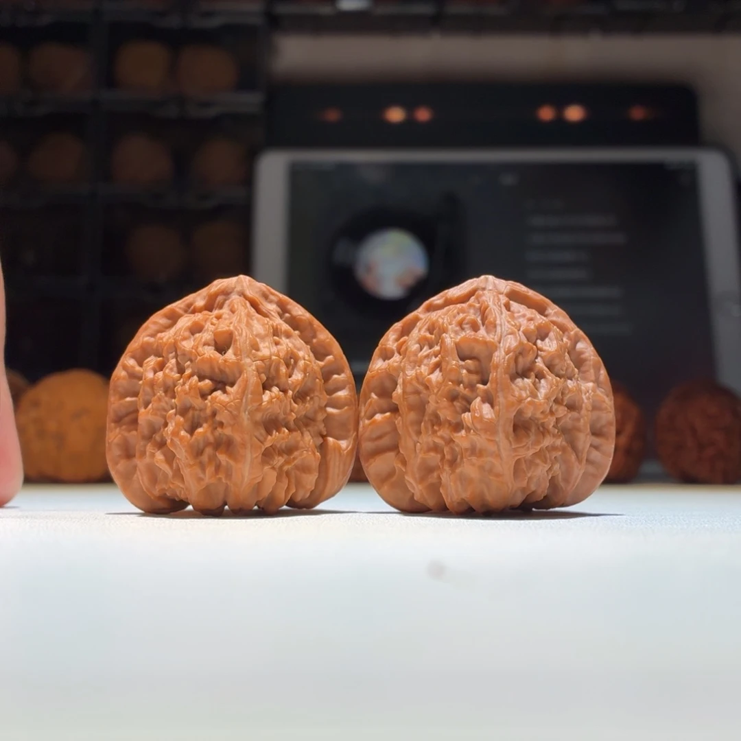 L***3把件文玩核桃三角白39