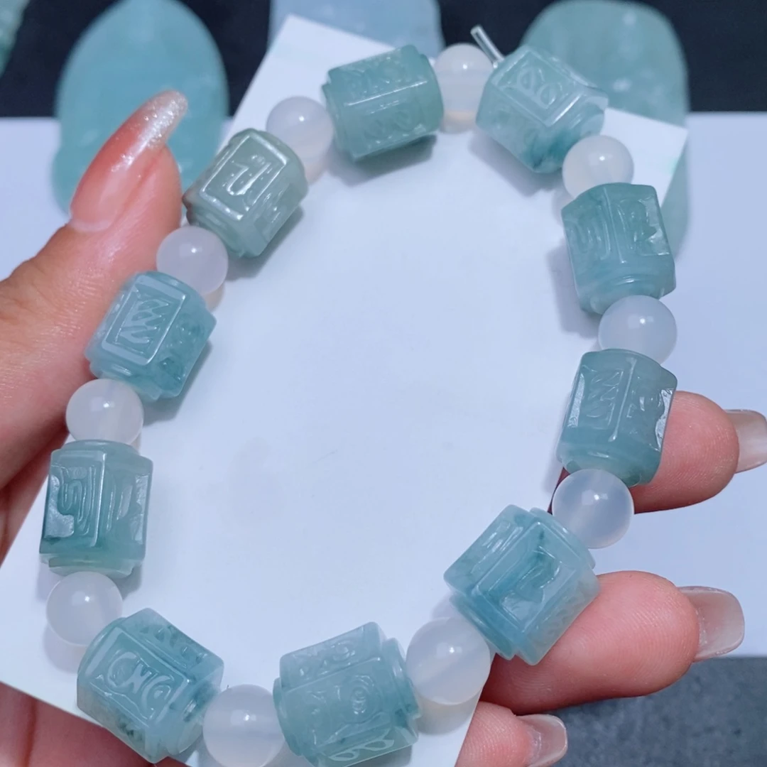 定制翡翠吊坠未镶嵌