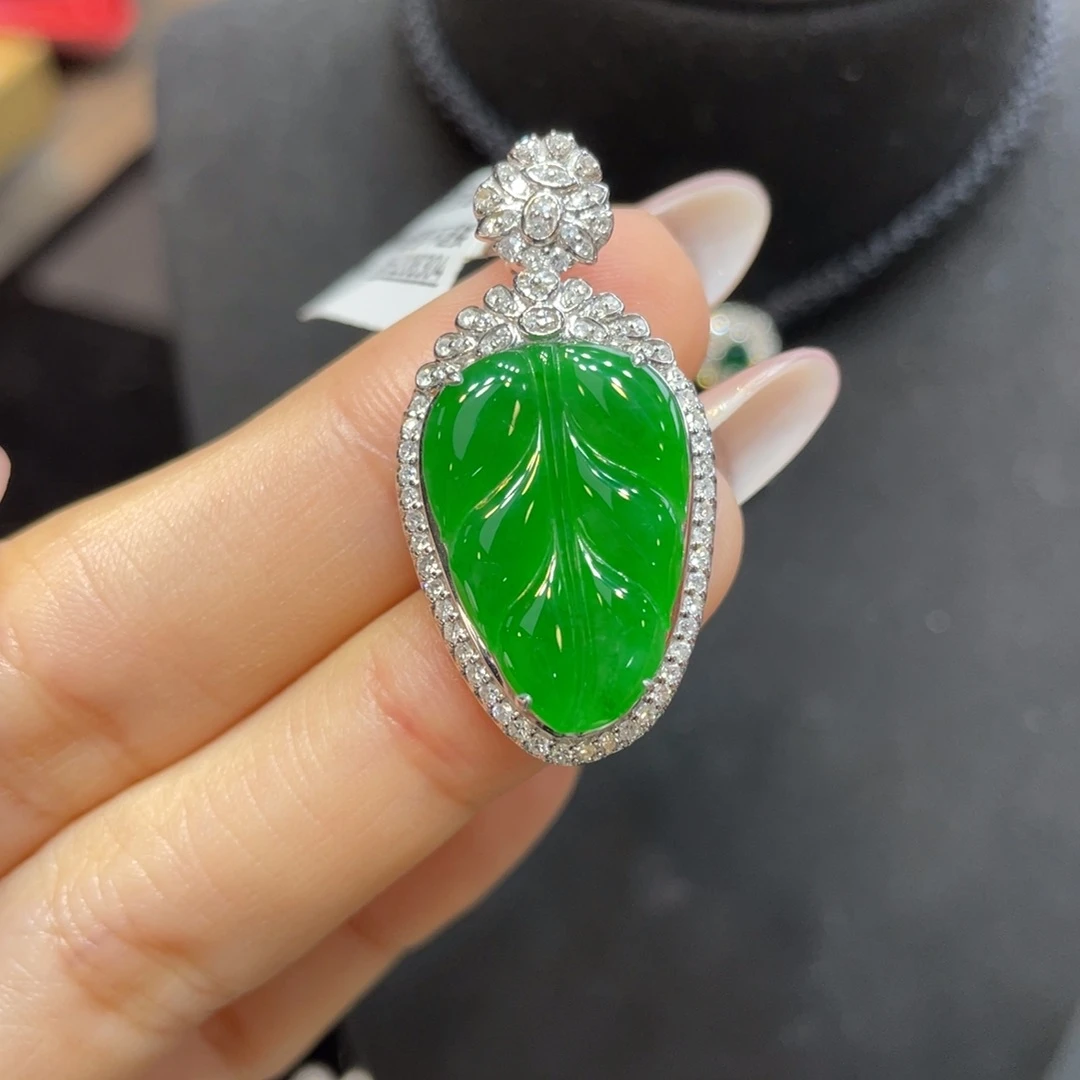 翡翠颈饰18K金镶嵌天然缅甸翡翠a货