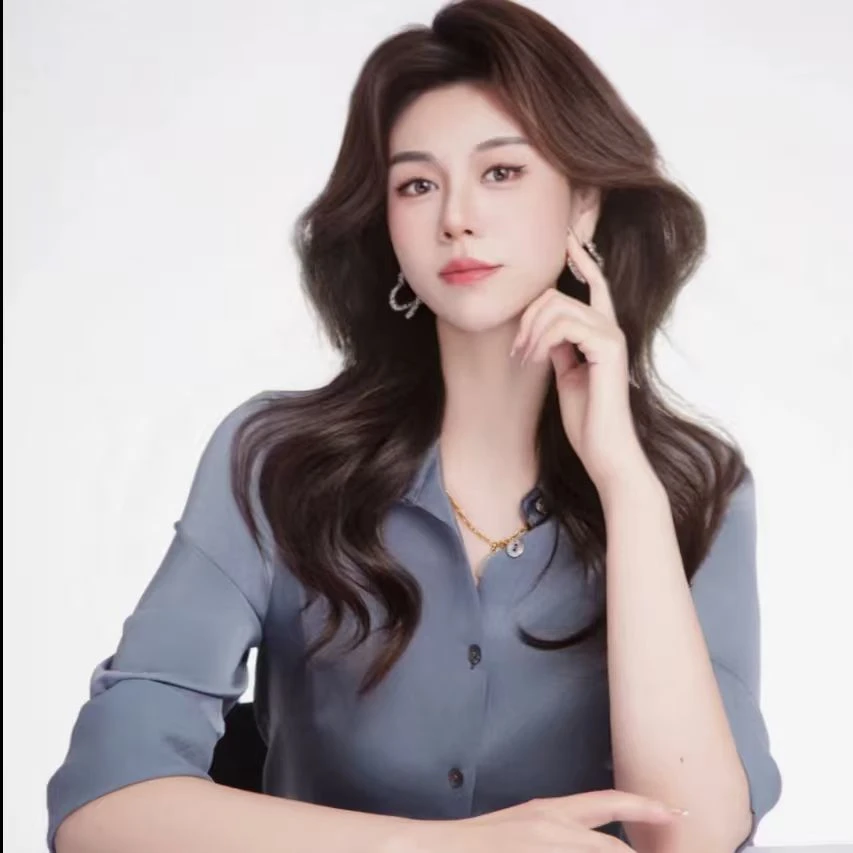 新款秋冬高奢时尚秀场款幸运斜挎包礼盒（DFN10621浅蓝色）