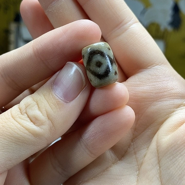 玛瑙/玉髓散珠金刚三