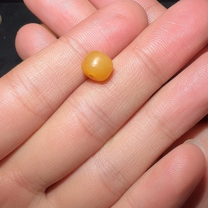 律***达和田玉未镶嵌颈饰