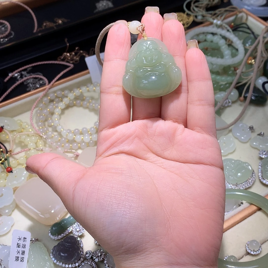颈饰未镶嵌和田玉财****花