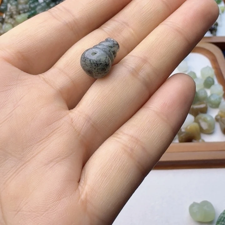 小***惠和田玉未镶嵌挂件