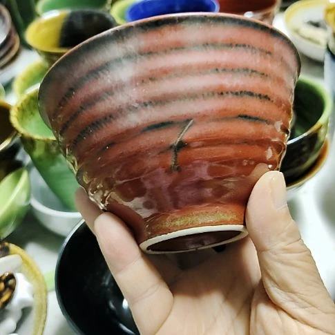 瓷片瓷片，各种摆件，均有瑕疵。沙锅！