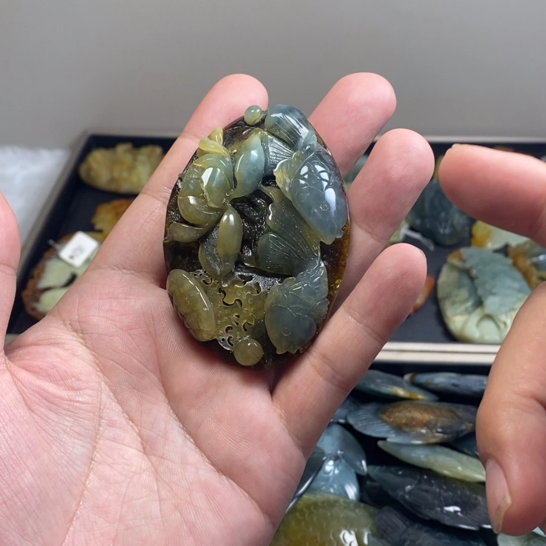 顺***顺未镶嵌蛇纹石玉吊坠(不含链)
