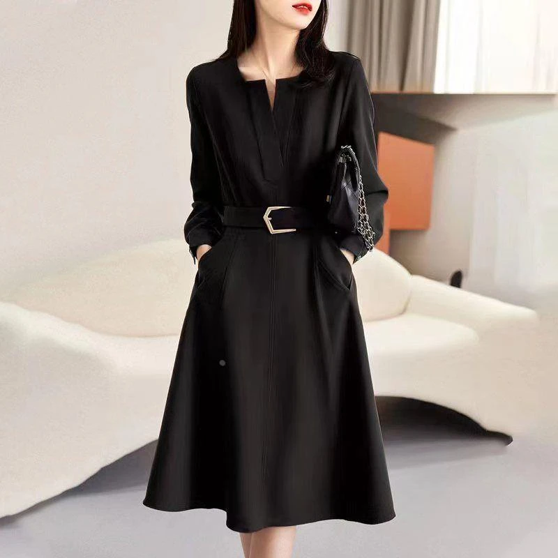 高端精致连衣裙女士春秋2025春季新款大码长袖高档遮肚子显瘦裙子