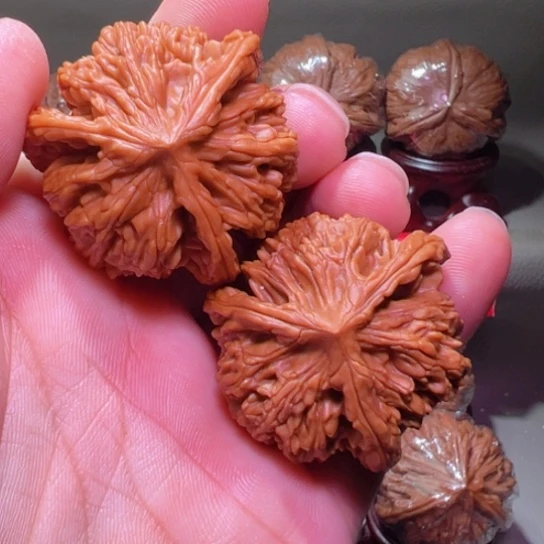 把件文玩核桃顶级球奔麦穗虎头罕见