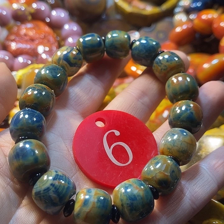 H***。玛瑙/玉髓未镶嵌手链