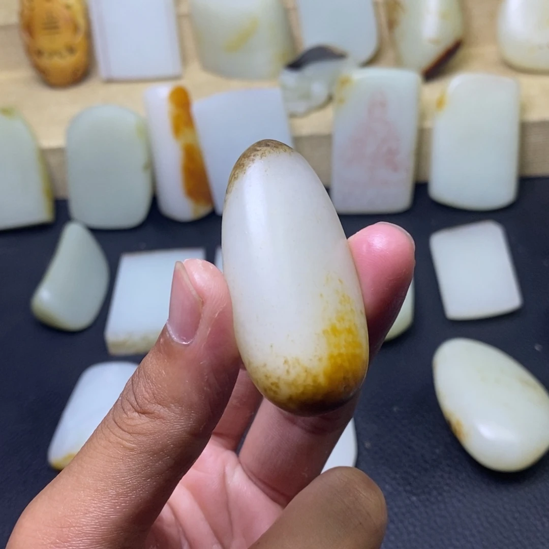 吊坠未镶嵌定制和田玉为**着