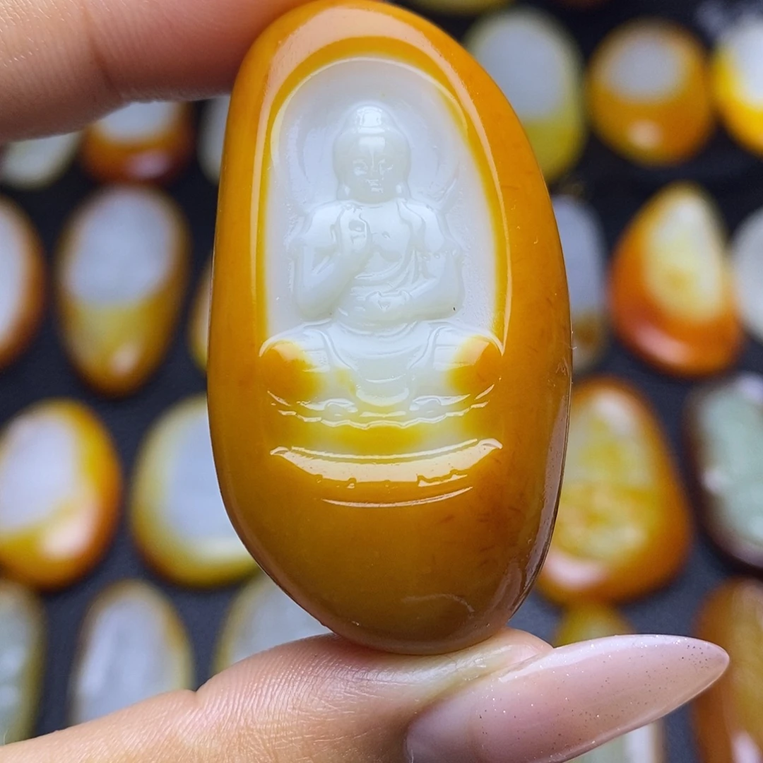 颈饰未镶嵌和田玉（糖玉）