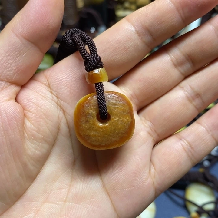 未镶嵌蛇纹石玉颈饰