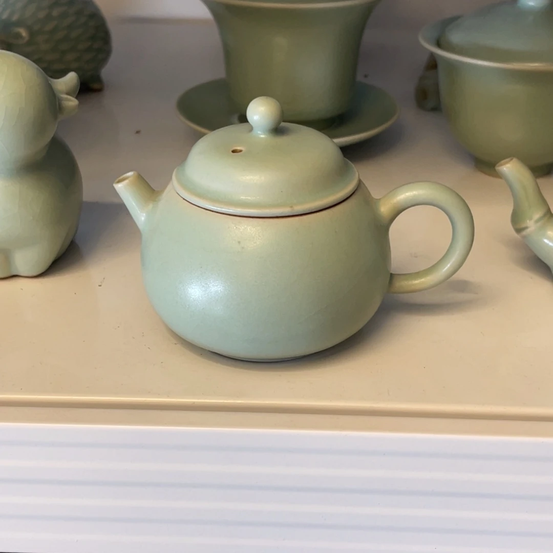 赏品汝西施壶一把