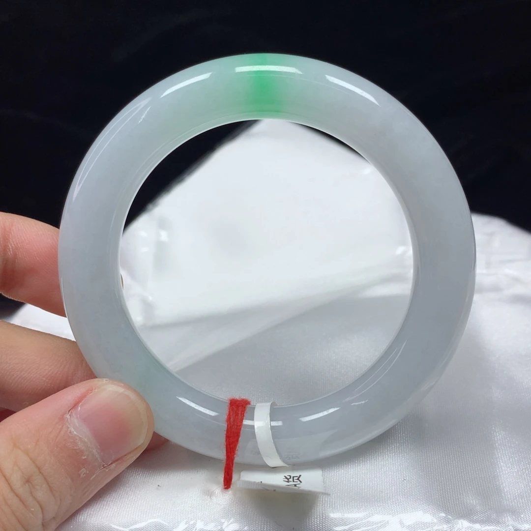 翡翠手镯（圆镯）未镶嵌53.2