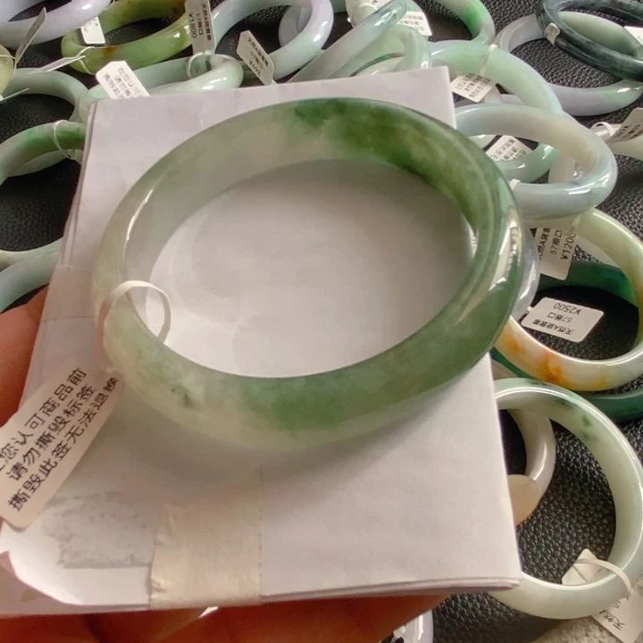 未镶嵌手镯翡翠aa