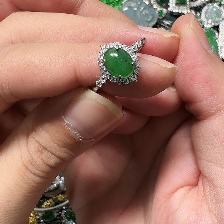 翡翠未镶嵌颈饰天然A货翡翠放漏