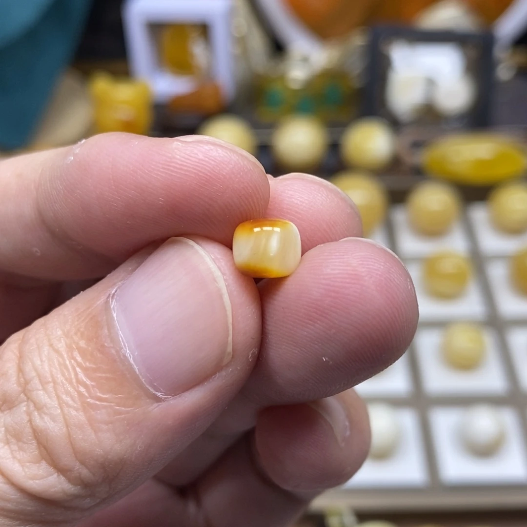 【闪购商品】琥珀未镶嵌珠宝奇石7.3*6.3老型