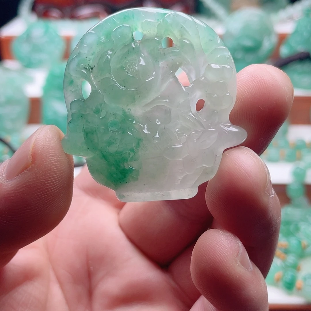 颈饰未镶嵌石英质玉