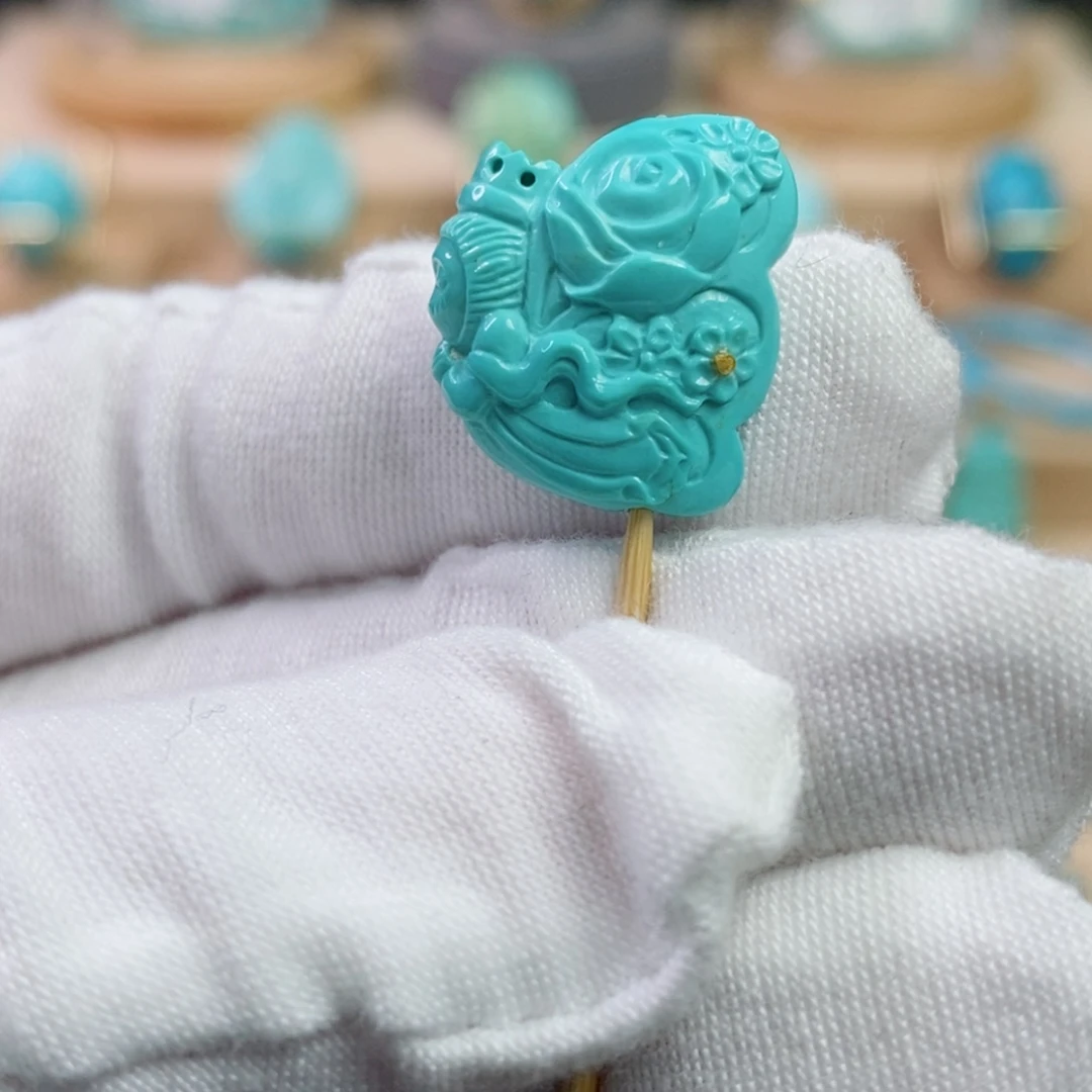 绿松石未镶嵌珠宝奇石